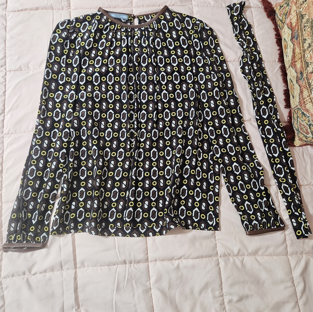 Prada clasic blouse - Picture 2 of 11